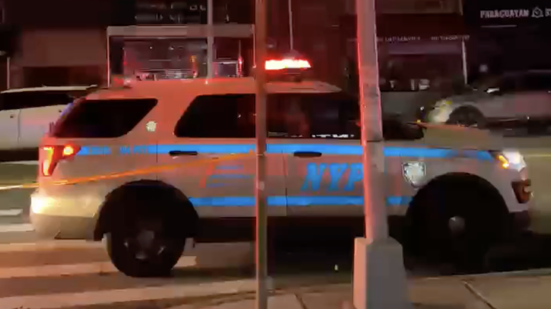 Man shot dead outside Queens restaurant: police
