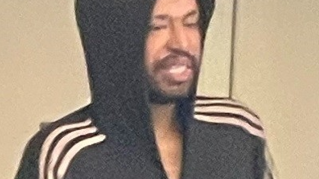 Cops searching for man who groped woman, 35, in Bronx subway station