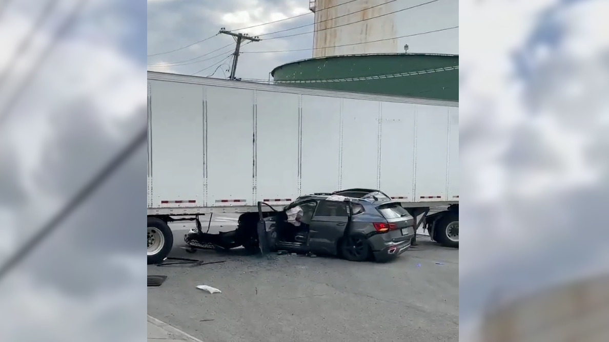 Man in stolen SUV crashes into tractor-trailer while fleeing cops in the Bronx
