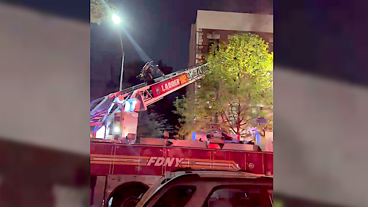 Mom, 2 daughters, ages 10 and 8, killed in Brooklyn apt fire