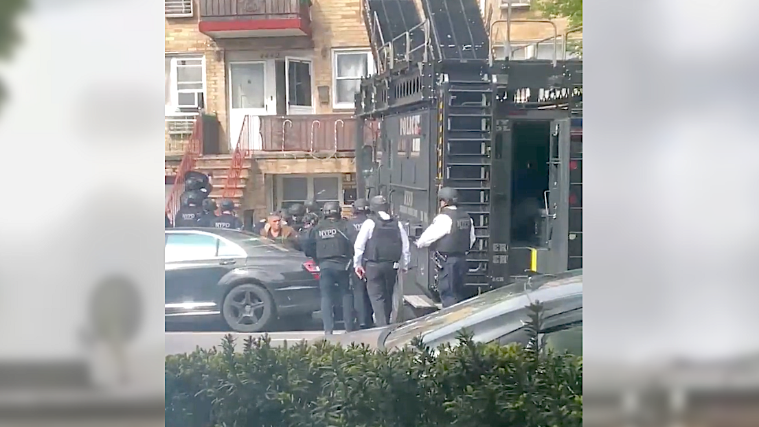 Man on roof with 'rifle' sparks massive police response in Brooklyn