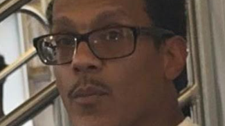 Cops searching for man who groped woman, 33, on Bronx train