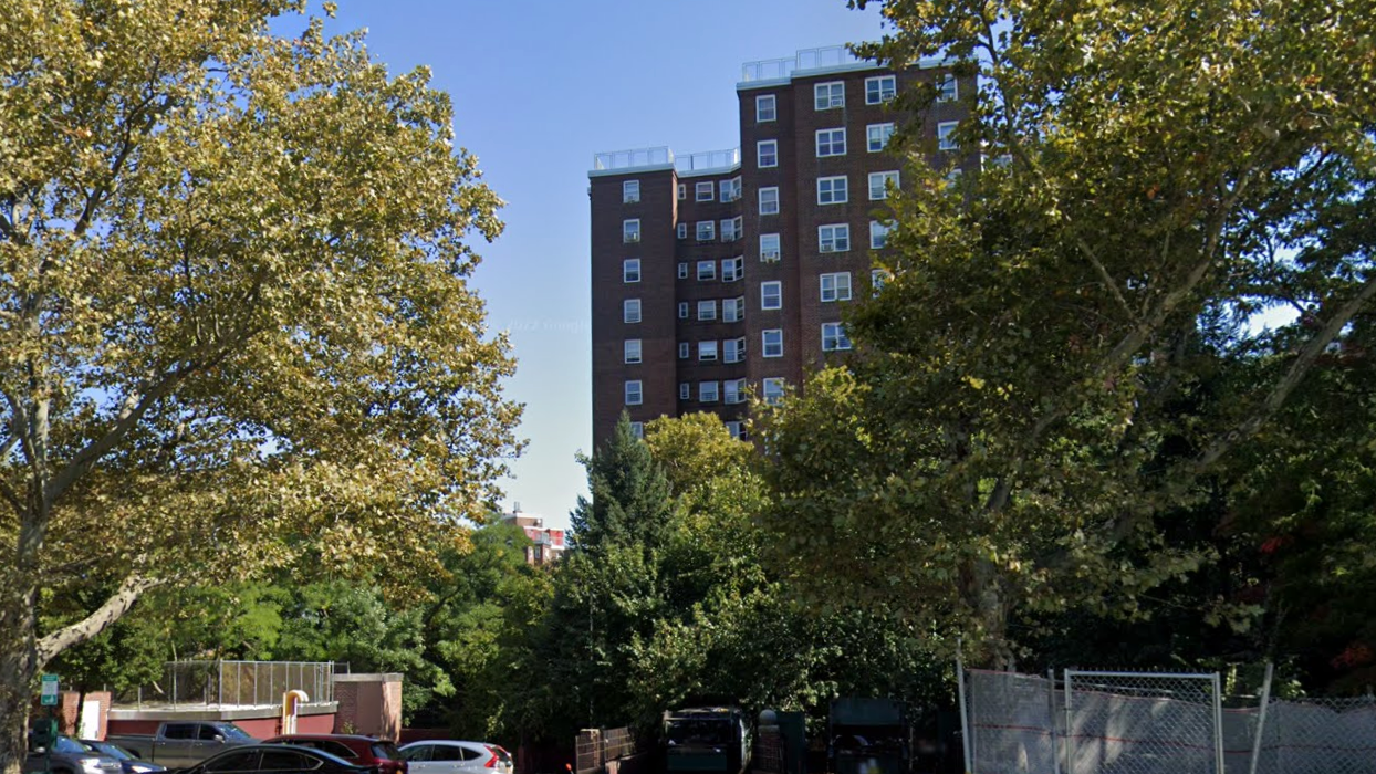 Bronx girl, 6, found dead in filthy apt. with bruises on wrists, body: cops