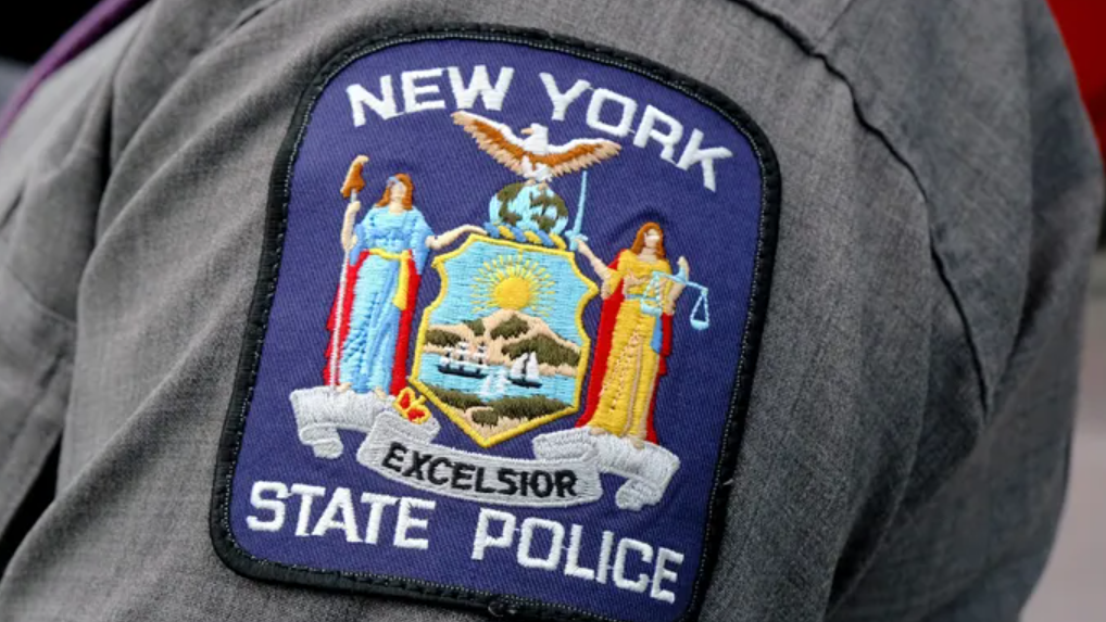 NY state trooper shoots driver after car chase through Queens