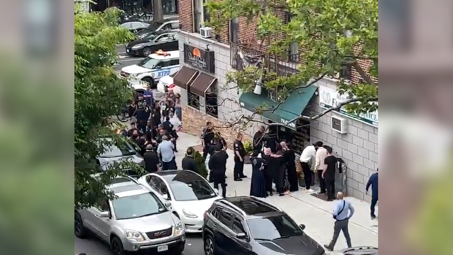 2 men slashed in Brooklyn