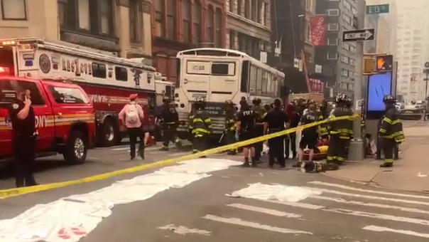 MTA bus fatally hits 70-year-old woman near Union Square