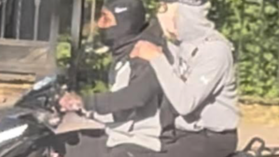 Woman thrown onto car in Queens purse-snatching: cops