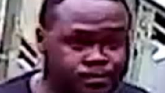 Subway passengers intervene as man's face is fractured in attempted Bronx robbery