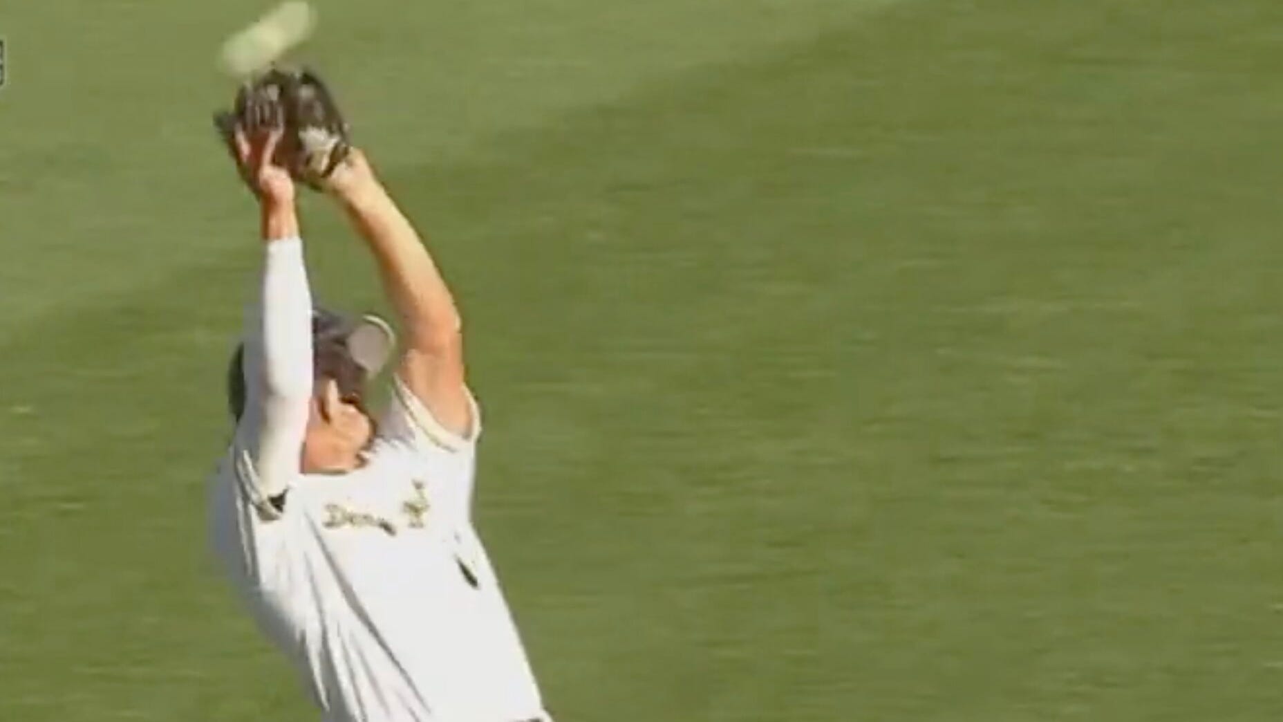 Look: LSU takes advantage of glaring Omaha sun to steal early lead vs Wake Forest