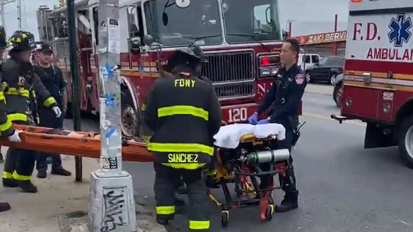 1 dead after 2 teen boys hit by train in Brooklyn subway tunnel