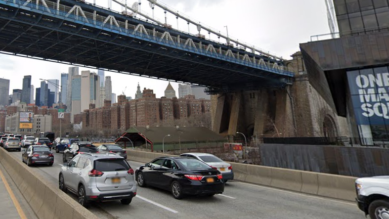 Uber driver stabbed on FDR Drive during attempted Manhattan robbery