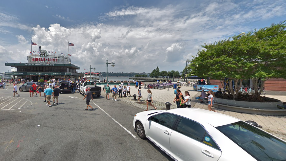 Man stabbed at Pier 84 in Hell's Kitchen, group flees scene