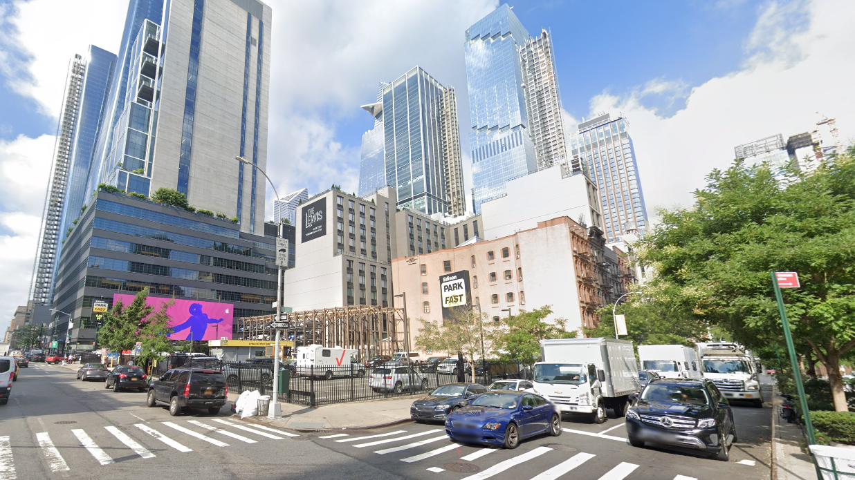 NJ woman dies after out-of-control tricycle hits dumpster in Midtown