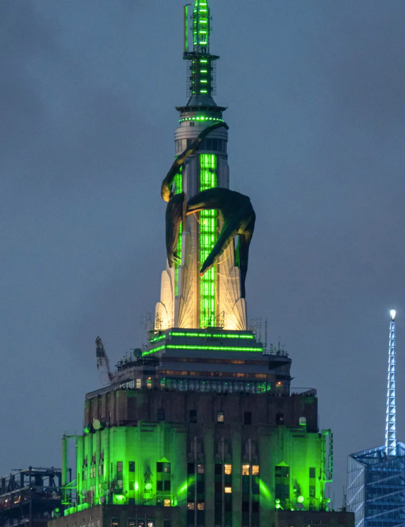 dragon en empire state building