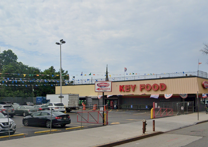 The girl was abducted from the Key Food at 21322 Jamaica Ave. in Queens Village
