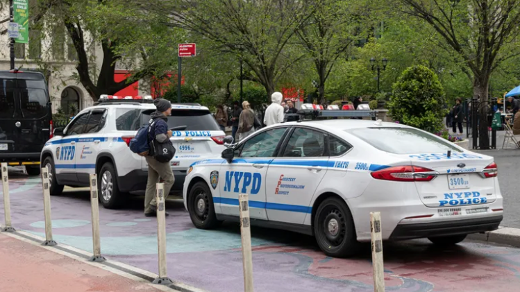 Encuentran muerto a un hombre en el césped de Union Square Park