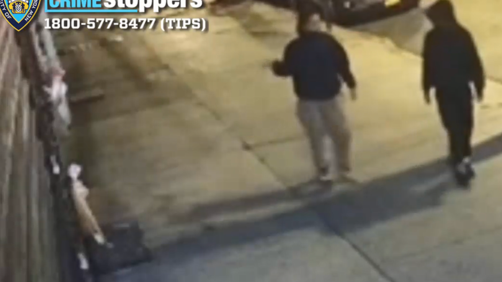 Hombres manosean, golpean y roban a una mujer en una calle de Queens