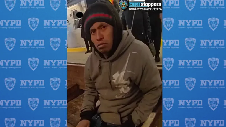prenden fuego a mujer en el metro de nyc