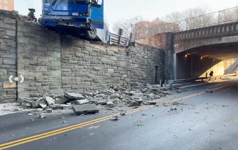 It wasn't immediately known if anyone was injuredaThe bus appeared to have crashed at a sharp turn off the Henry Hudson Parkway