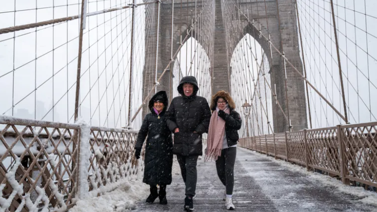 INVIERNO IMPLACABLE: La primera de tres tormentas traerá entre 1 y 3 pulgadas de nieve, aguanieve y lluvia helada a Nueva York este jueves