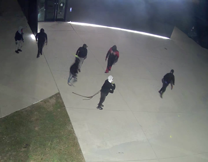 suspects in break-in in wide view