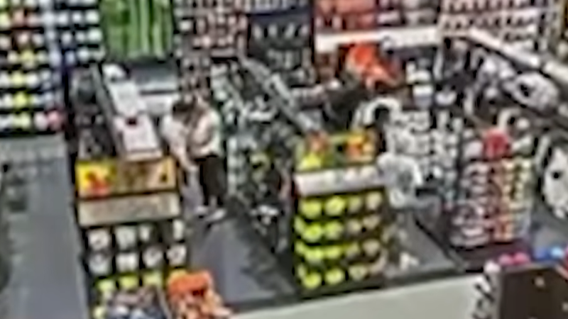 Eight members of a Philadelphia youth football team, the United Thoroughbreds, were arrested in Central Florida over the weekend for allegedly stealing more than $2,200 worth of merchandise from a Dick’s Sporting Goods.