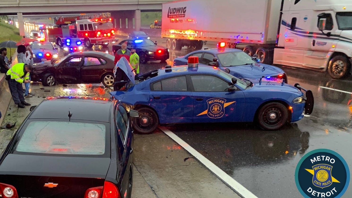 MSP trooper injured after driver causes multi-car crash in St. Clair Shores