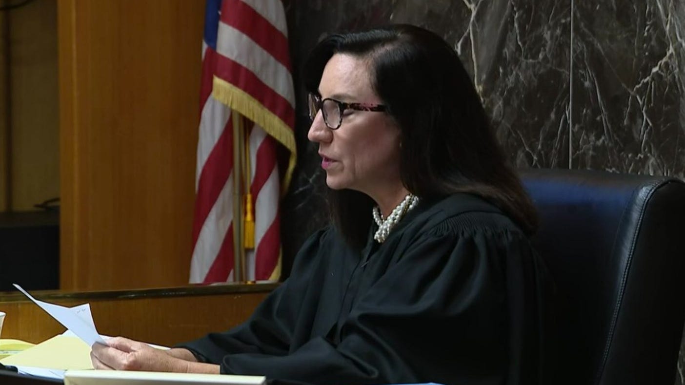 Judge in Crumbley parents' case issues gag order; prevents prosecution, defense attorneys from talking to media
