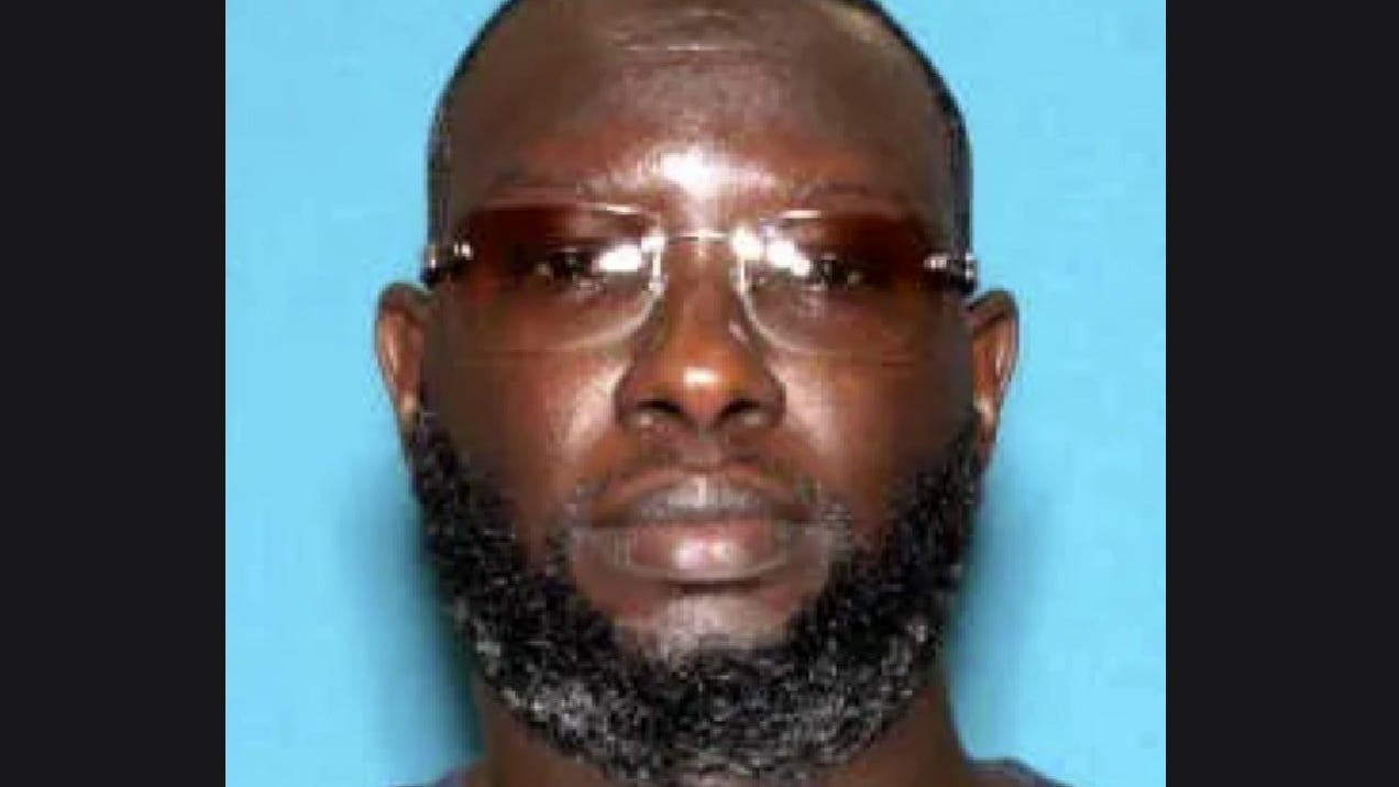 $2,500 for tips leading to discovery of former Detroit cop after his guns and car were stolen, used in shooting