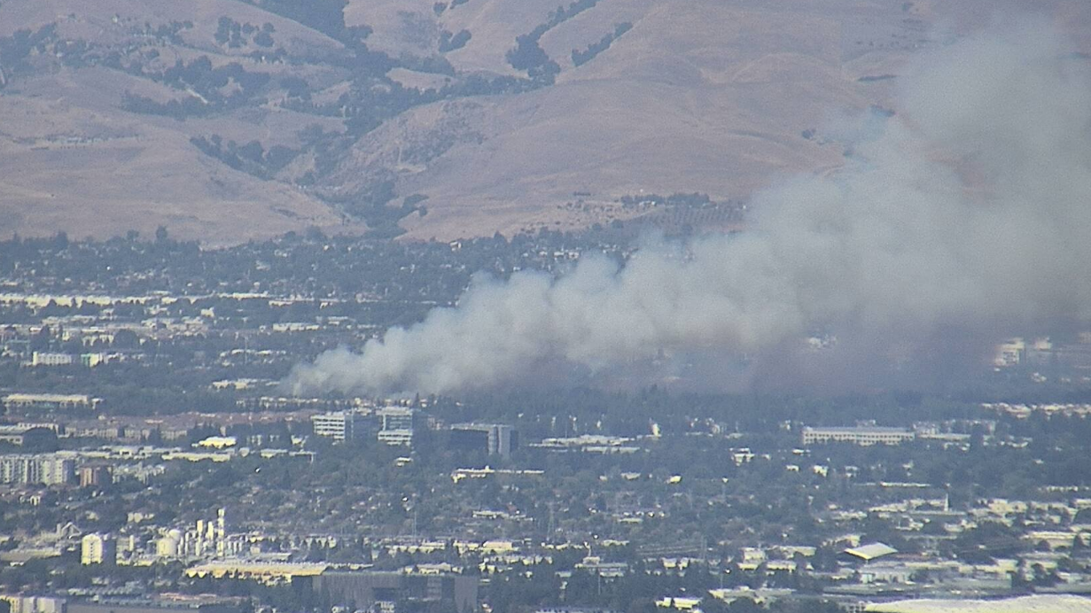 Brush fire ignites near San Jose, Milpitas border; smoke seen for miles