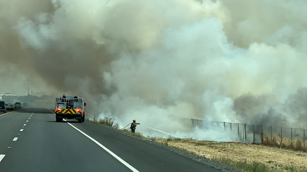Crews respond to 3-alarm grass fire in Fairfield