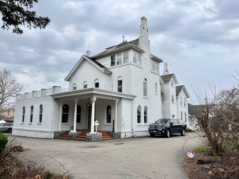 exterior of The George Urban, Jr. Mansion, 280 Pine Ridge Road