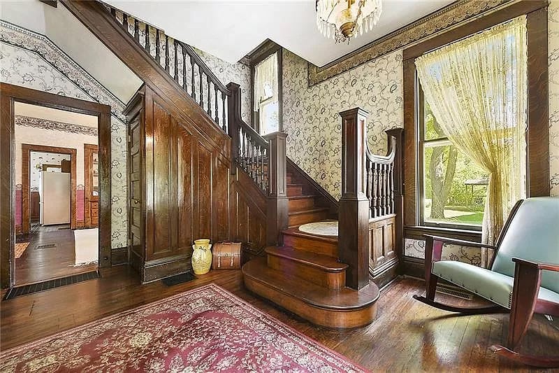 Foyer of Silence of the Lambs House