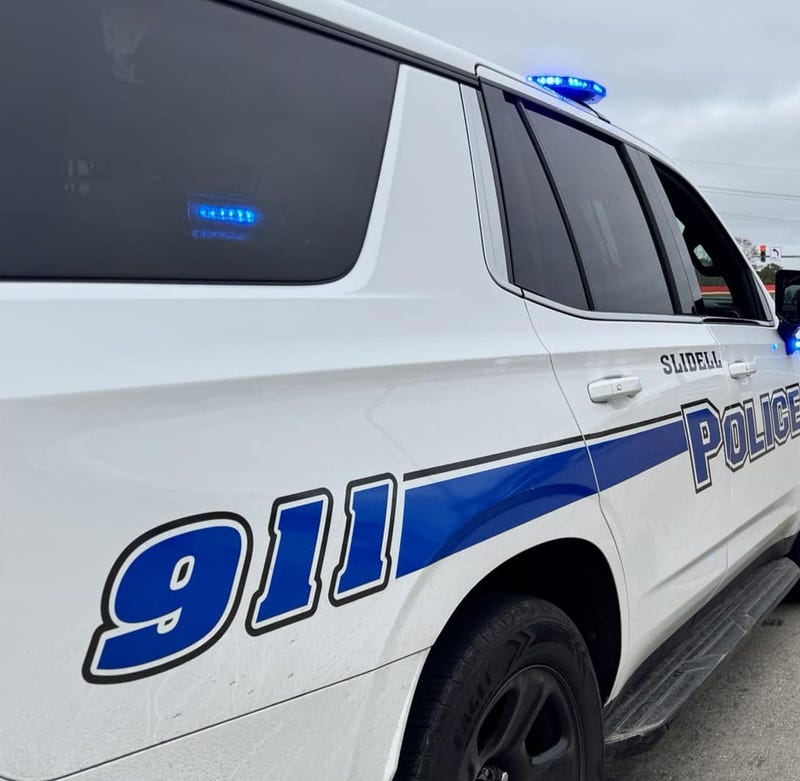 Bystander who gave officer ride in shoplifter pursuit honored in Slidell