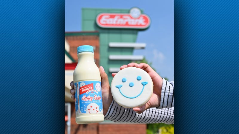 Turner Dairy Farms Eat'n Park Smiley Cookie Milk