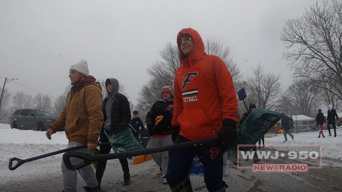 Franklin High School students shovel out 500 homes in support of Livonia community