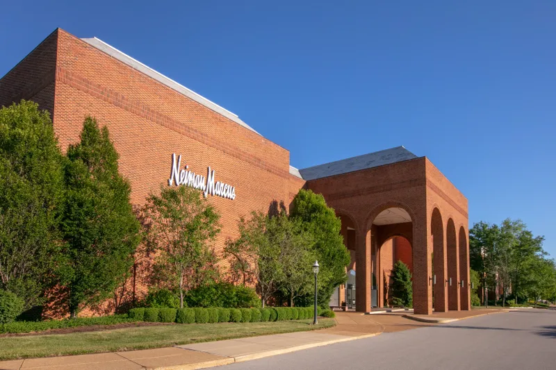 Exterior of Neiman Marcus store at Plaza Frontenac in St. Louis County
