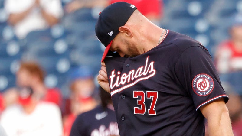 Mike Rizzo won't shut down Stephen Strasburg, despite Nationals' struggles