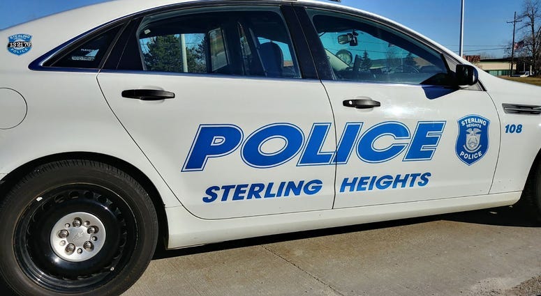 Warren Police chase into Sterling Heights