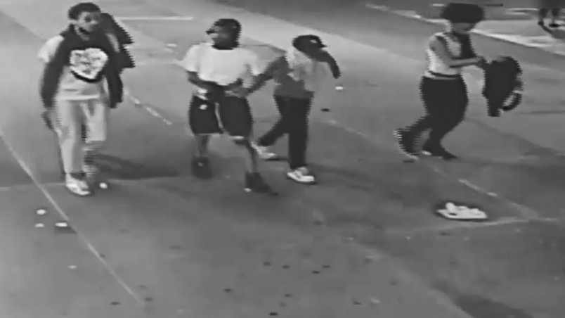 Subway rider stabbed after confronting group for slapping him on Harlem train