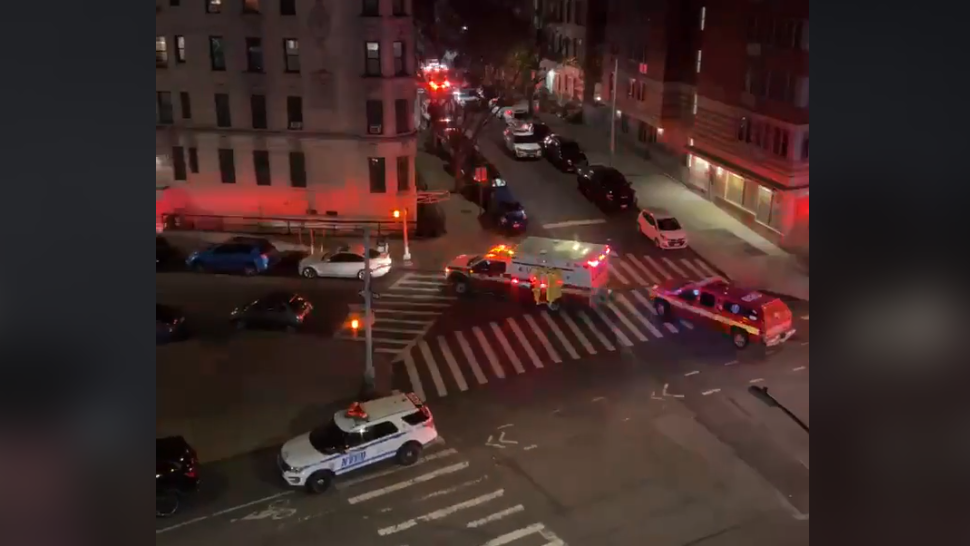 Man, 39, fatally shot in abdomen in Manhattan building, gunman sought