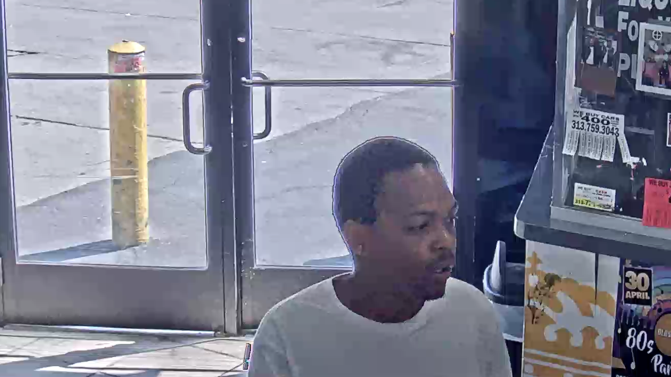Detroit police seek man who robbed 16-year-girl while armed [VIDEO]