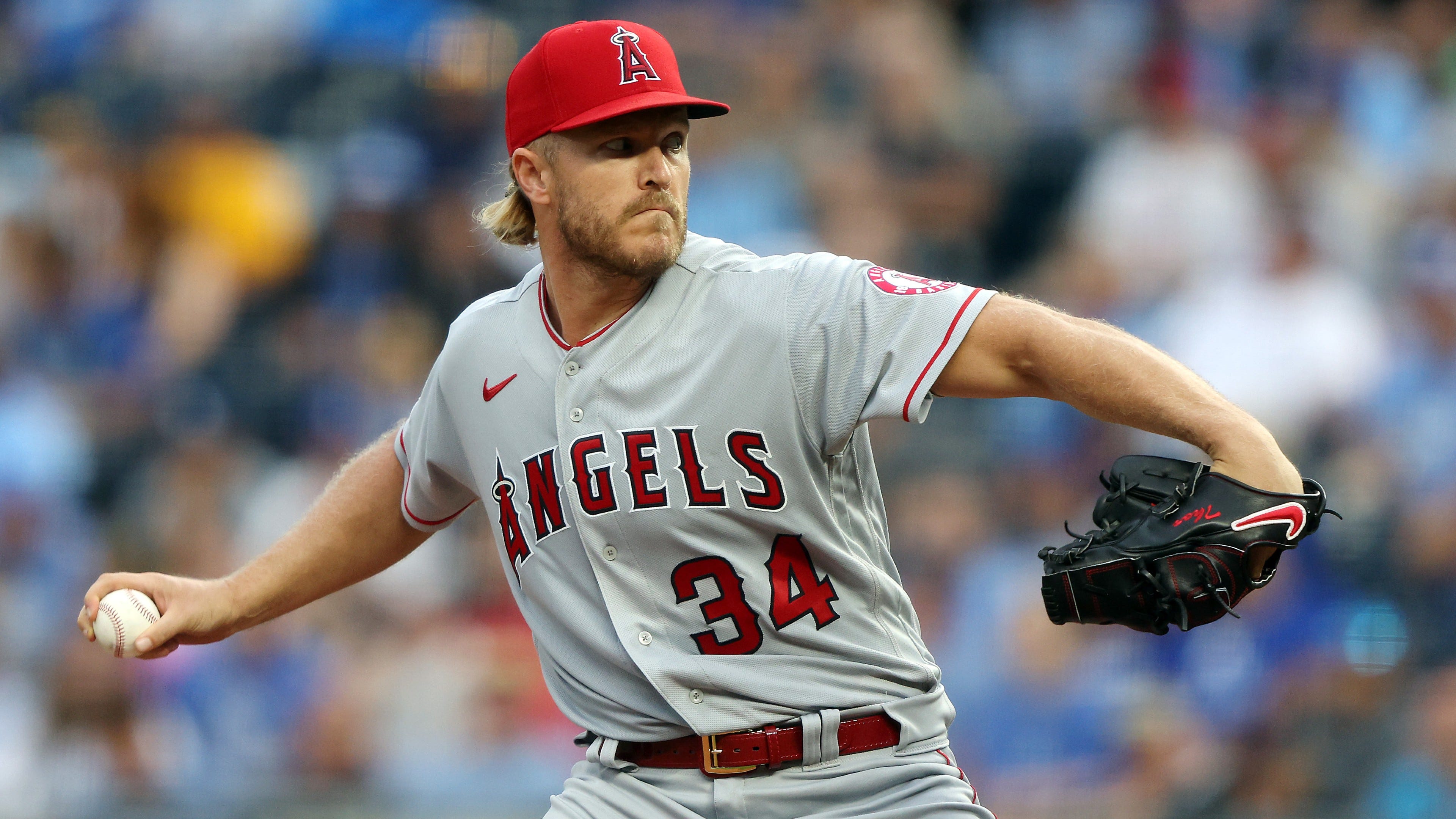 Phillies acquire starting pitcher Noah Syndergaard