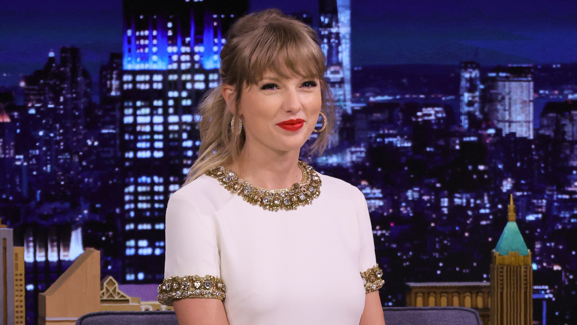 Starbucks teams with Taylor Swift for 'Taylor's Latte': And the fall flavor is…
