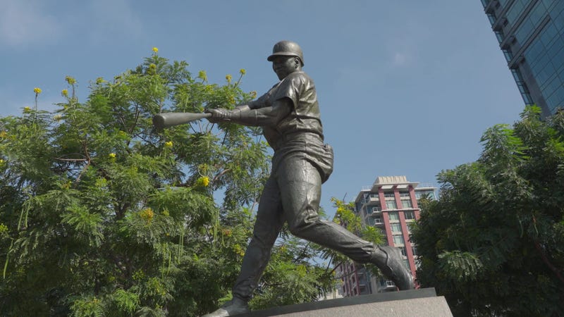 Tony Gwynn statue