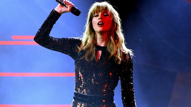 Taylor Swift Donates $113,000 to LGBTQ Activist Group