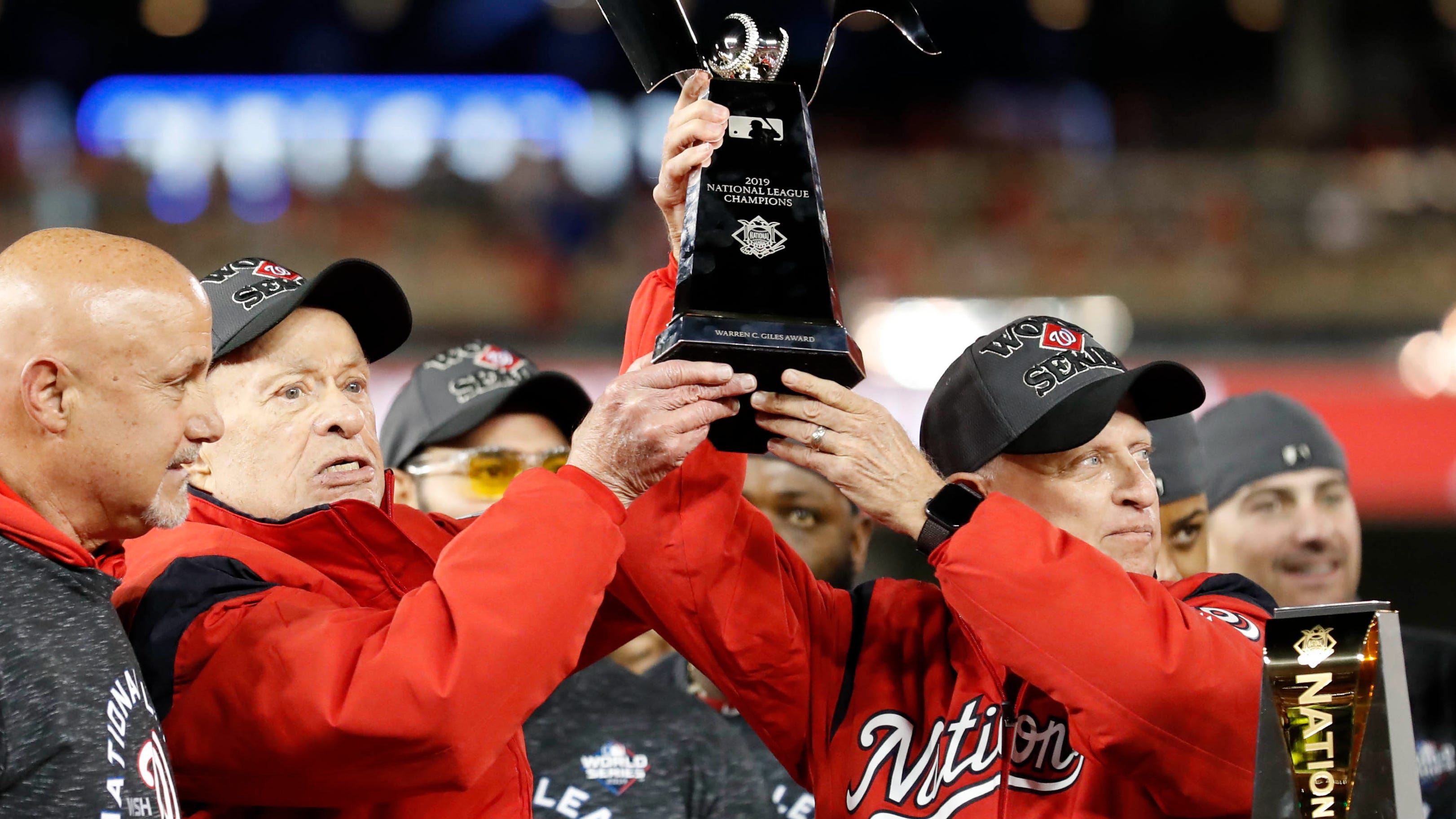 Barry Svrluga 'fairly certain' Lerners end up selling the Nationals