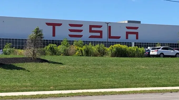 Bloomberg: Tesla workers in Buffalo seek to unionize