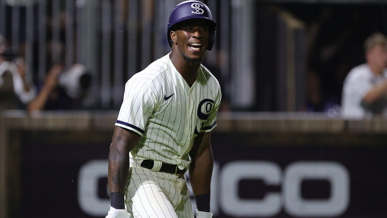Tim Anderson sinks Yankees with walk-off homer in 'Field of Dreams' thriller