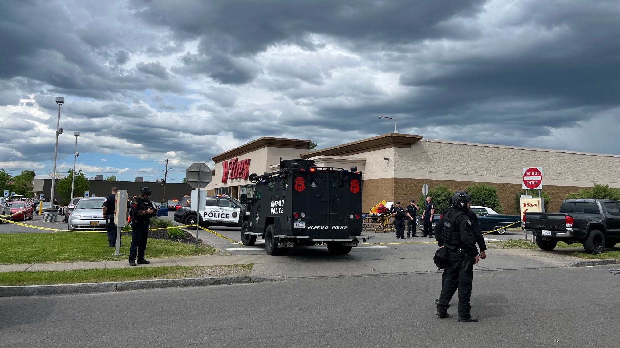 10 people dead after mass shooting at Tops on Jefferson Avenue